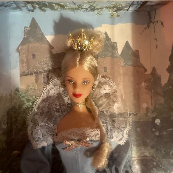 2002 Mattel PRINCESS OF THE DANISH COURT BARBIE Dolls of the World Princess NRFB - Picture 2 of 16